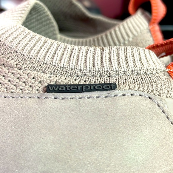 Clarks Wave 2.0 Step Waterproof, Slip On Textile Sneaker Women’s Size 8.5 - Picture 14 of 14